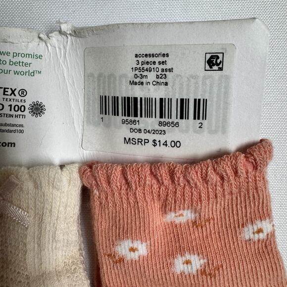 Carter's Baby Girl Socks 3 pair Size 0-3 Months Coral, Peach, White - Picture 6 of 7